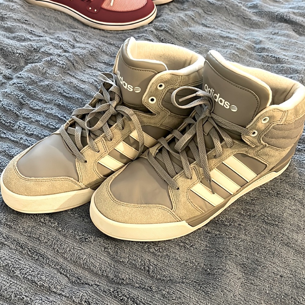 Aria das grey shoes